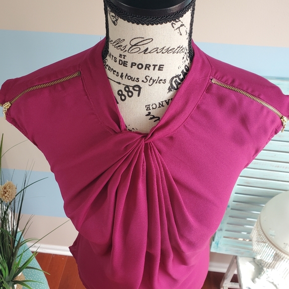 Worthington Zipper Tank Top - Picture 2 of 5